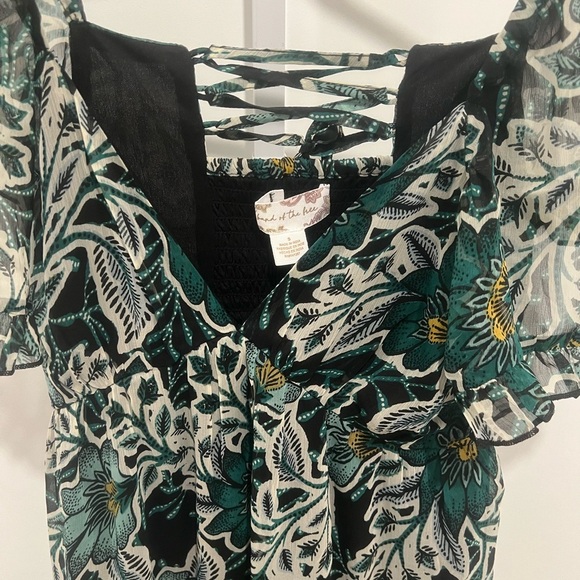 NWT / BAND OF THE FREE BLACK EMERALD FLORAL FLAIR SHORT SLEEVE DRESS - Picture 3 of 6